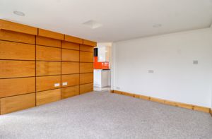 Lounge/Diner- click for photo gallery